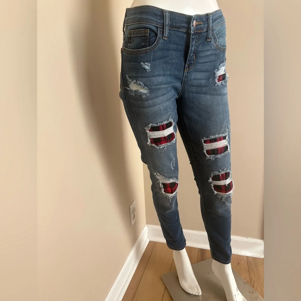 Judy Blue JB8268DK Buffalo Plaid Patch Skinny Jeans Size 9 39